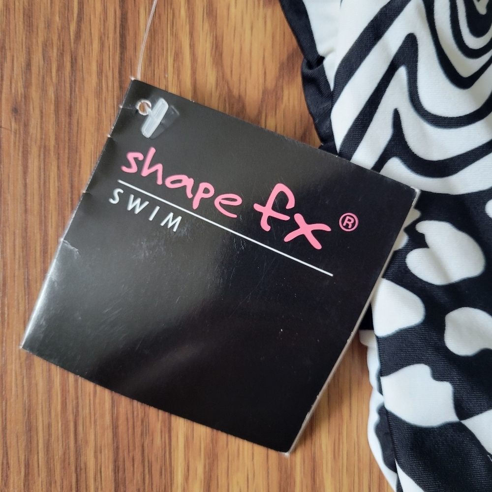 Shape Fx Women's White Black Abstract Halter Padded One-Piece Swimsuit Size 12 - Picture 4 of 8